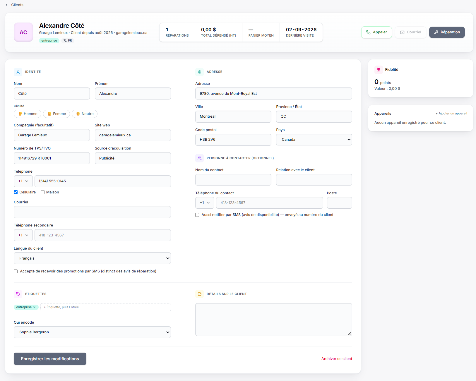 La fiche client d’Atlas L1 : identité, coordonnées, adresse, langue du client, points de fidélité et appareils, avec le total dépensé et la dernière visite.